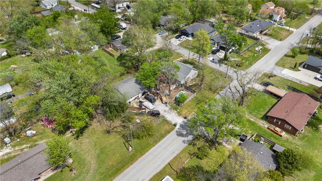 429 E Mulberry, Rogers, AR 72756