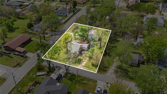 429 E Mulberry, Rogers, AR 72756