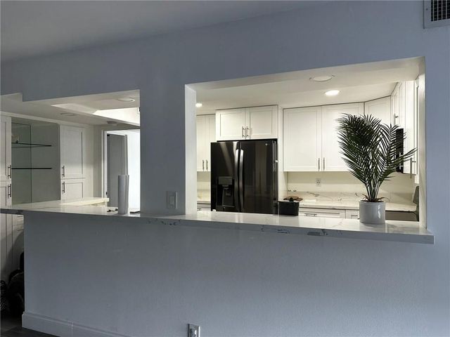 800 Parkview Dr 829, Hallandale Beach, FL 33009