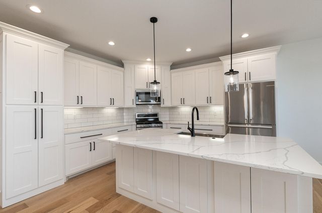 4818 E Silverado Road, Springfield, MO 65802