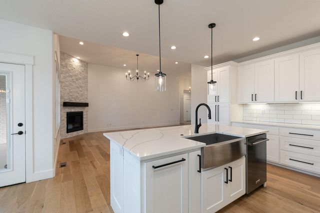 4818 E Silverado Road, Springfield, MO 65802