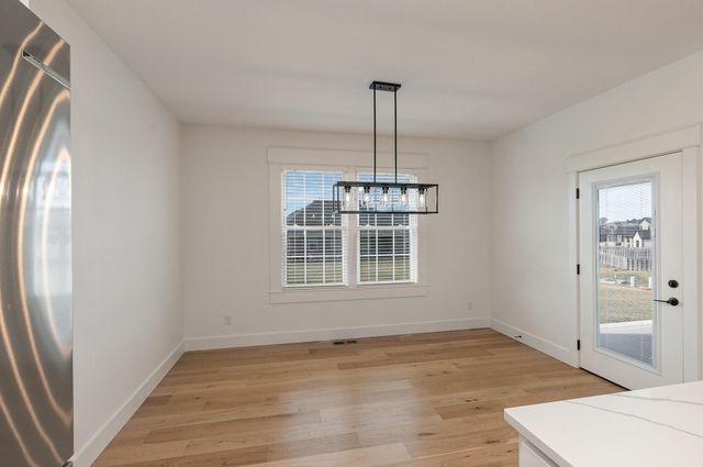 4818 E Silverado Road, Springfield, MO 65802