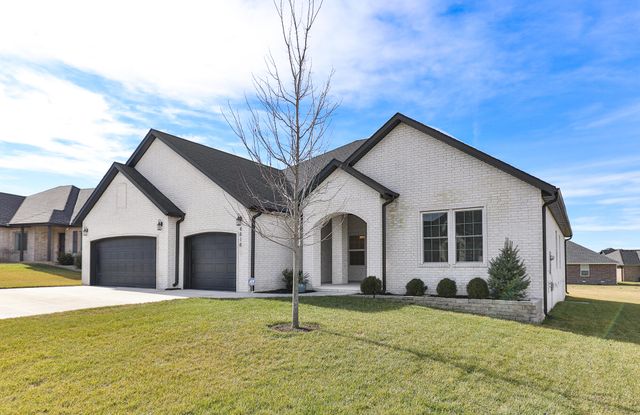 4818 E Silverado Road, Springfield, MO 65802