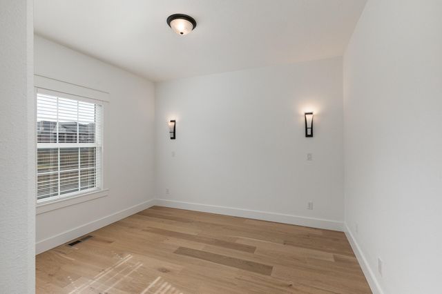 4818 E Silverado Road, Springfield, MO 65802