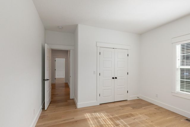 4818 E Silverado Road, Springfield, MO 65802