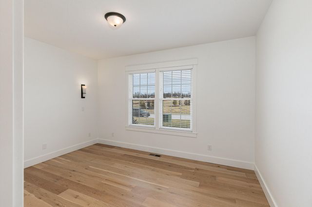 4818 E Silverado Road, Springfield, MO 65802