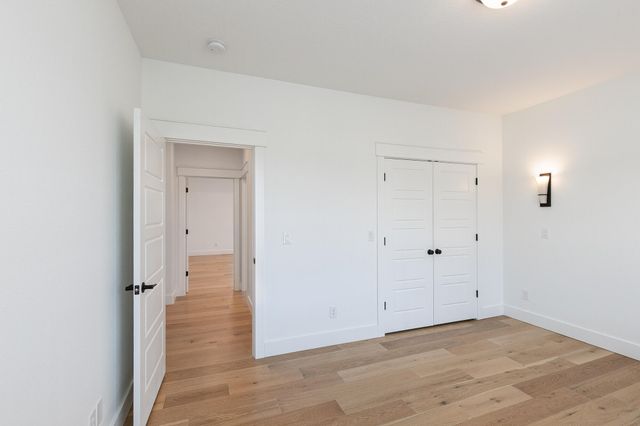 4818 E Silverado Road, Springfield, MO 65802