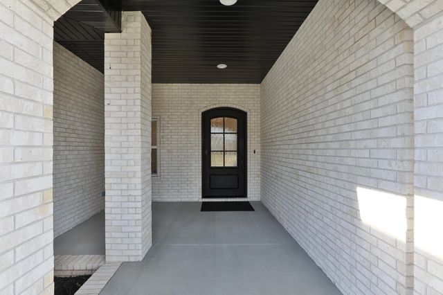 4818 E Silverado Road, Springfield, MO 65802