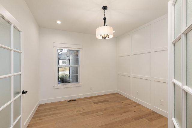 4818 E Silverado Road, Springfield, MO 65802