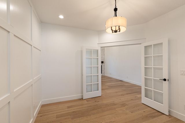 4818 E Silverado Road, Springfield, MO 65802