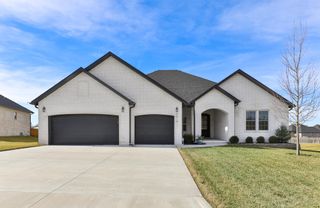 4818 E Silverado Road, Springfield, MO 65802