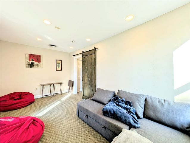 123 W Loyalhanna St, Ligonier Boro, PA 15658