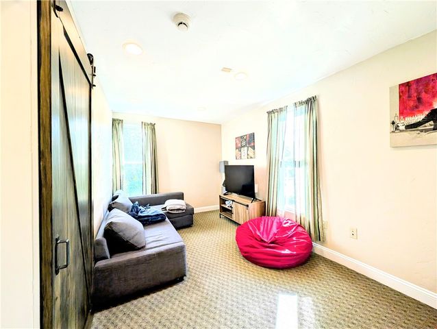 123 W Loyalhanna St, Ligonier Boro, PA 15658