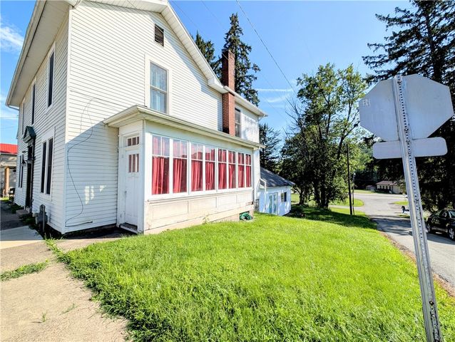 123 W Loyalhanna St, Ligonier Boro, PA 15658