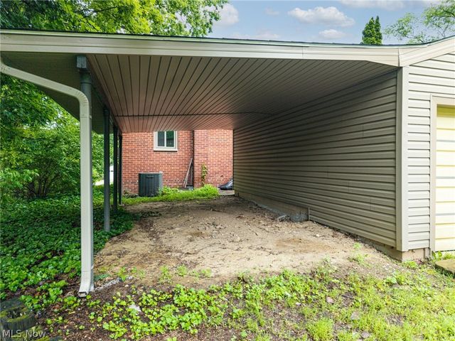 84 Pfeiffer Avenue, Akron, OH 44312