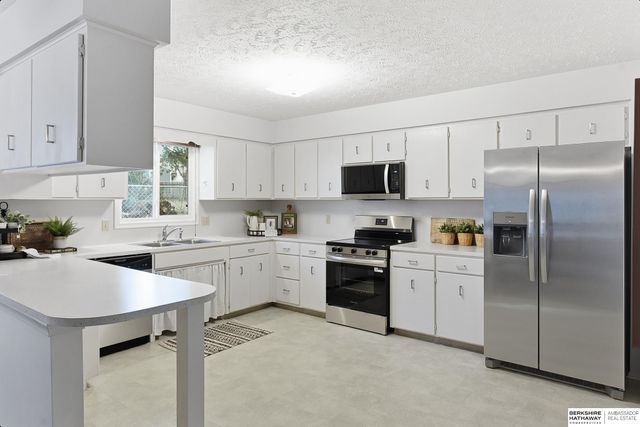 14213 Corby Street, Omaha, NE 68164