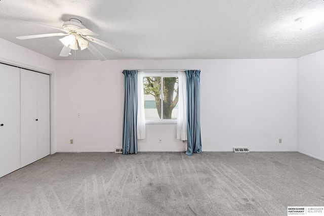 14213 Corby Street, Omaha, NE 68164