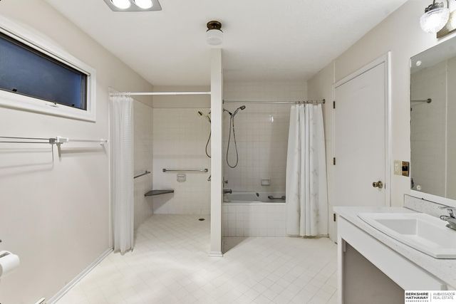 14213 Corby Street, Omaha, NE 68164