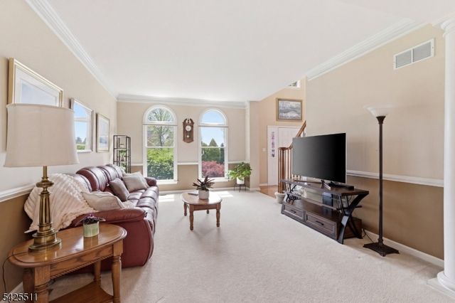 11 Wyckoff Dr, Union Twp., NJ 08867