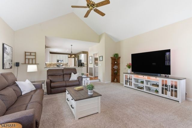 11 Wyckoff Dr, Union Twp., NJ 08867