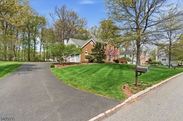 11 Wyckoff Dr, Union Twp., NJ 08867