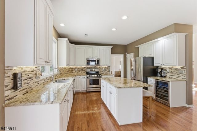 11 Wyckoff Dr, Union Twp., NJ 08867