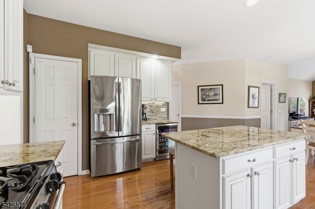 11 Wyckoff Dr, Union Twp., NJ 08867