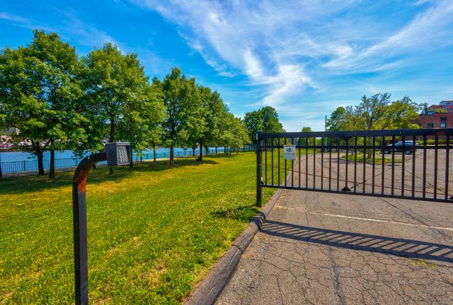 1 Front Street 113, New Haven, CT 06513