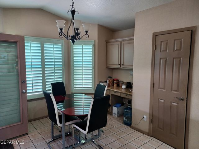 2113 SUN COUNTRY Drive, El Paso, TX 79938