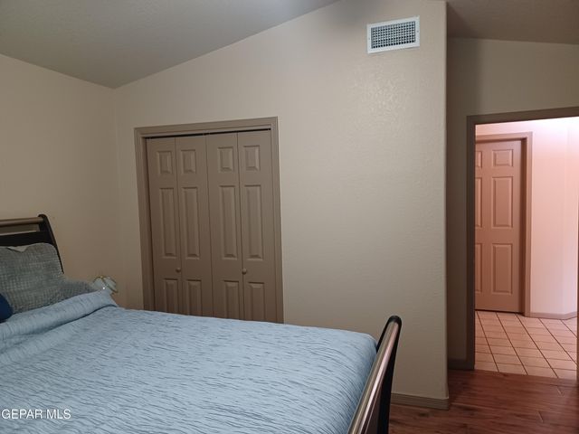 2113 SUN COUNTRY Drive, El Paso, TX 79938