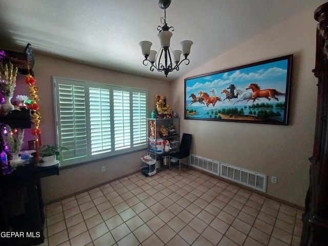 2113 SUN COUNTRY Drive, El Paso, TX 79938