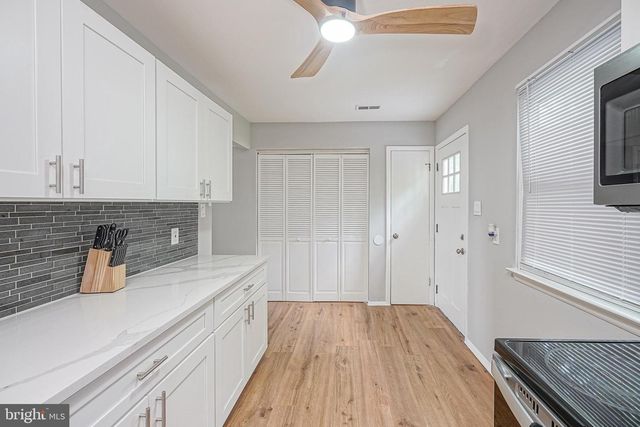 341 CLARKSON ST, Burlington, NJ 08016