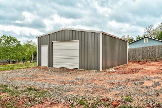 8500 152nd Avenue, Noble, OK 73068