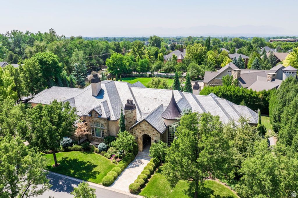 6176 S VERNESS CV, Holladay, UT 84121 — exterior