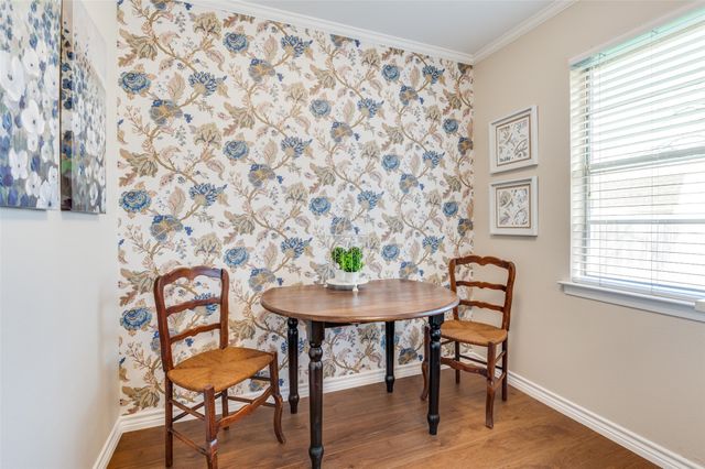 180 Oakhurst Drive, Bedford, TX 76022