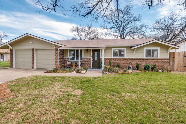 180 Oakhurst Drive, Bedford, TX 76022