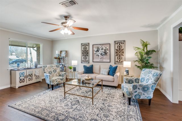 180 Oakhurst Drive, Bedford, TX 76022