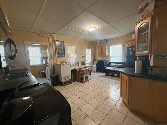 63 Ridge Street, Manchester, CT 06040