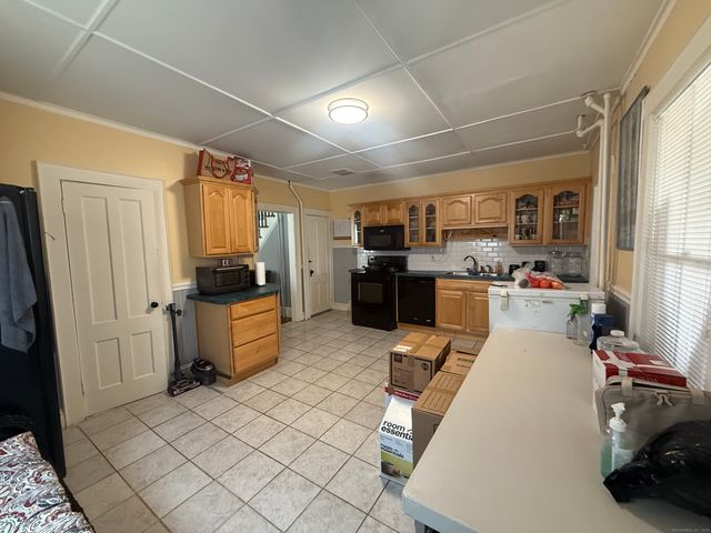 63 Ridge Street, Manchester, CT 06040
