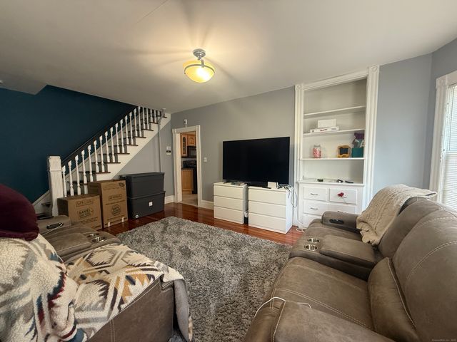 63 Ridge Street, Manchester, CT 06040
