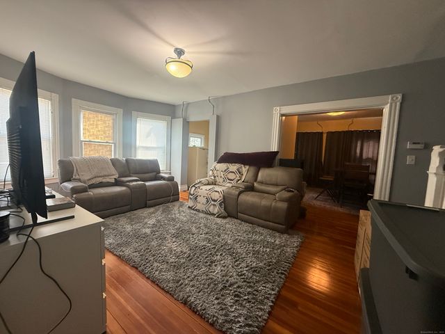 63 Ridge Street, Manchester, CT 06040