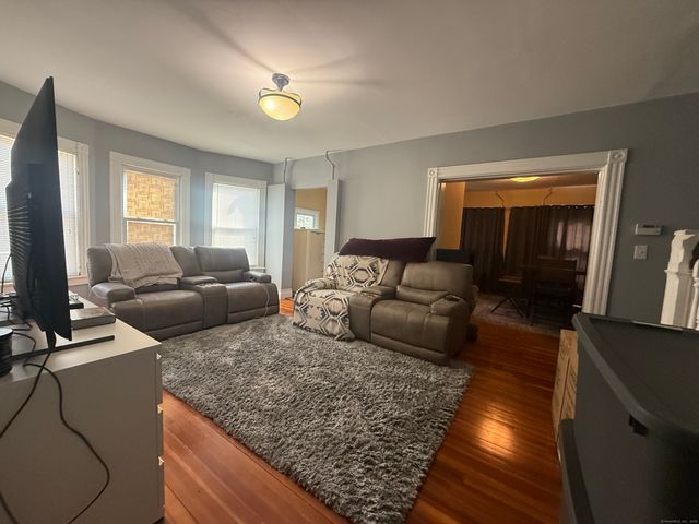 63 Ridge Street, Manchester, CT 06040