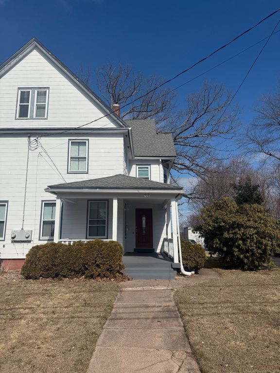 63 Ridge Street, Manchester, CT 06040