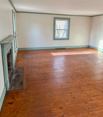 46 Colrain St, Greenfield, MA 01301