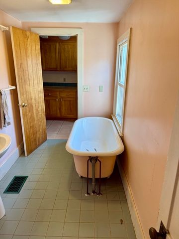 46 Colrain St, Greenfield, MA 01301