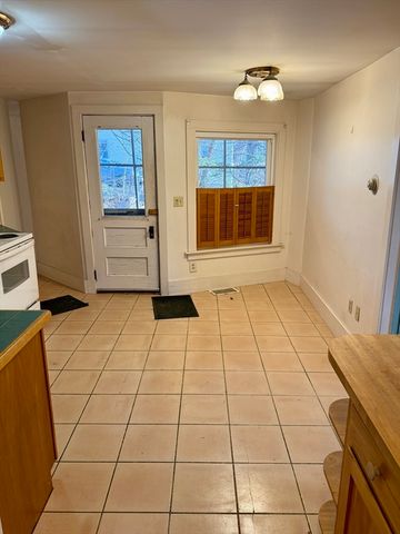 46 Colrain St, Greenfield, MA 01301
