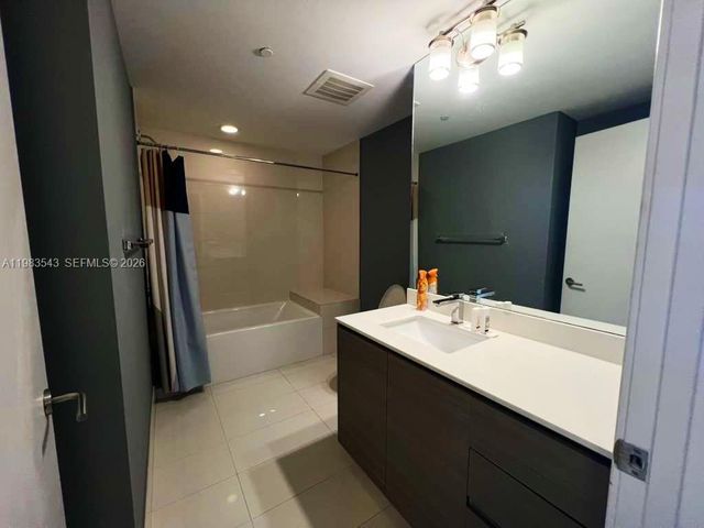 460 NE 28th St 1407, Miami, FL 33137