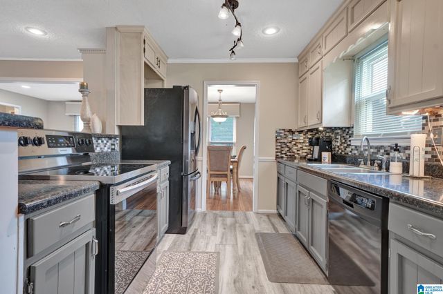 803 12TH TERRACE, Pleasant Grove, AL 35127