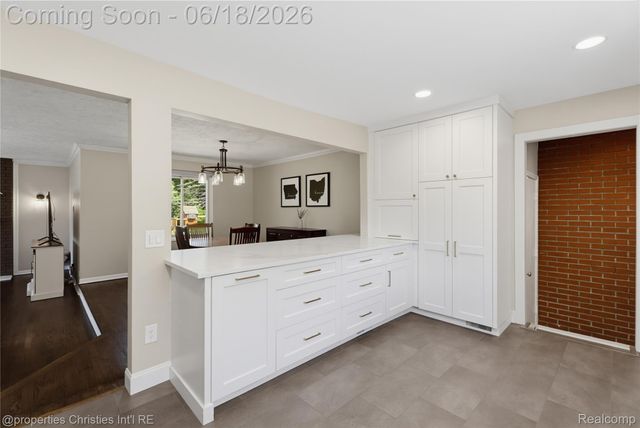 30130 Marimoor Street, Beverly Hills Village, MI 48025