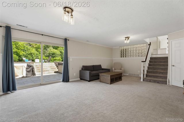 30130 Marimoor Street, Beverly Hills Village, MI 48025